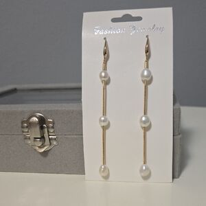 Elegant Gold and Pearl Drop Earrings